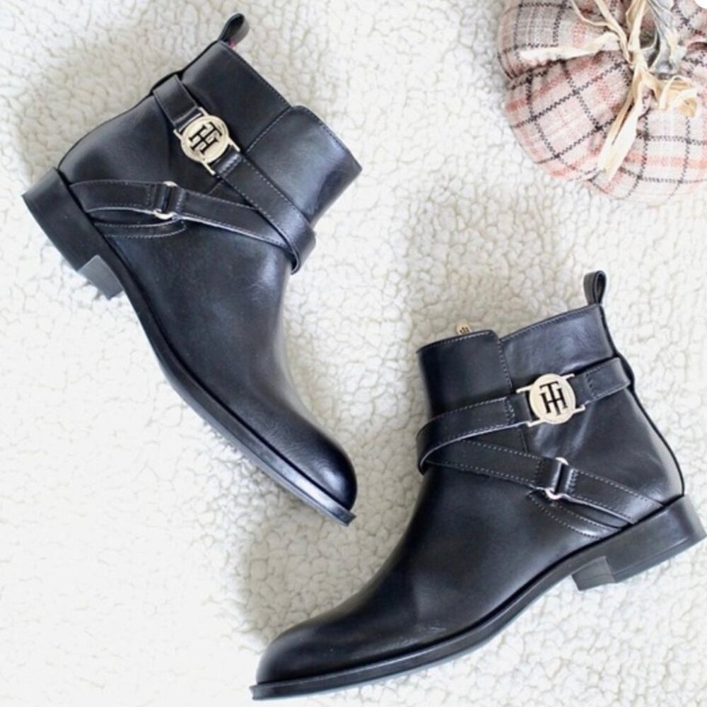 Tommy Hilfiger black zip up booties /7.5